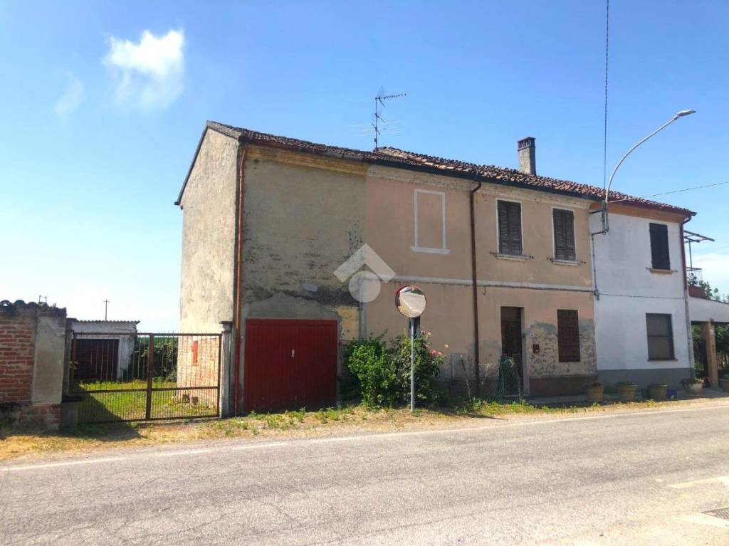 Colonica in vendita a Stagno Lombardo via Brancere, 29