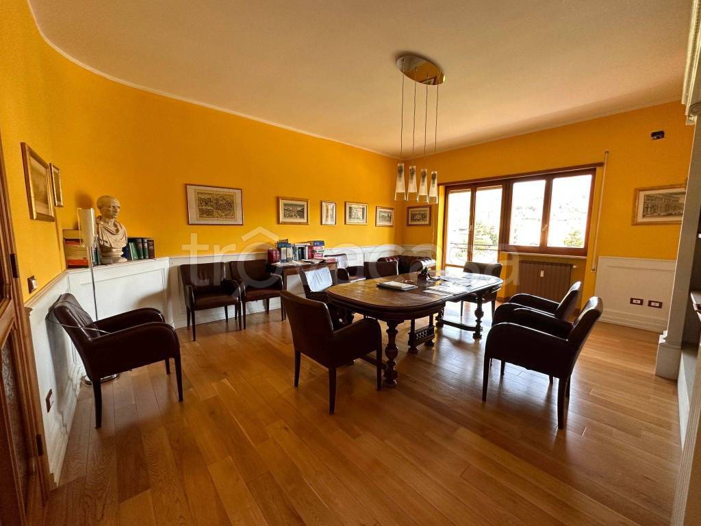Appartamento in vendita a L'Aquila viale Alcide De Gasperi, 51