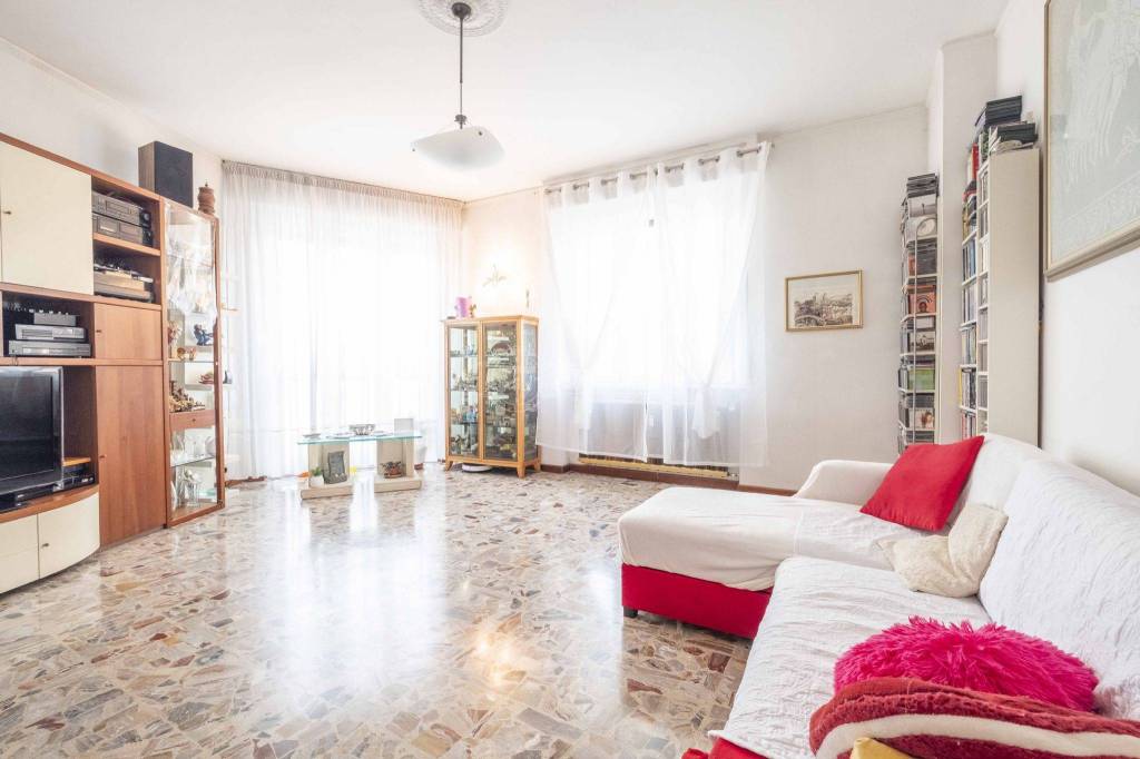 Appartamento in vendita a Novara via Arturo dell'Oro