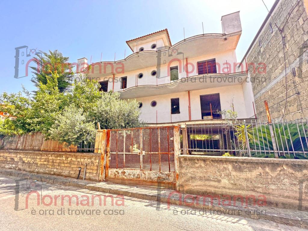 Villa a Schiera in vendita a Gricignano di Aversa via Aversa
