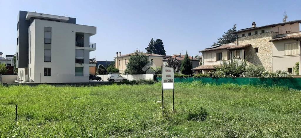 Terreno Residenziale in vendita a Foligno via Salcito