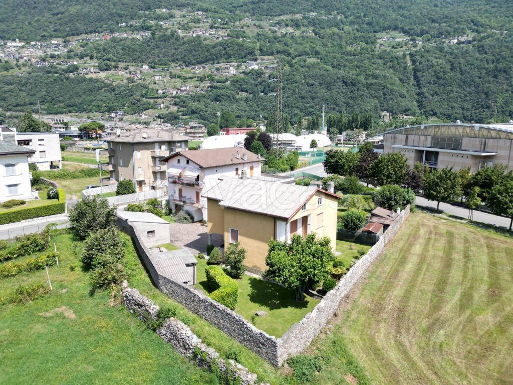 Villa in vendita a Morbegno via Gregorini