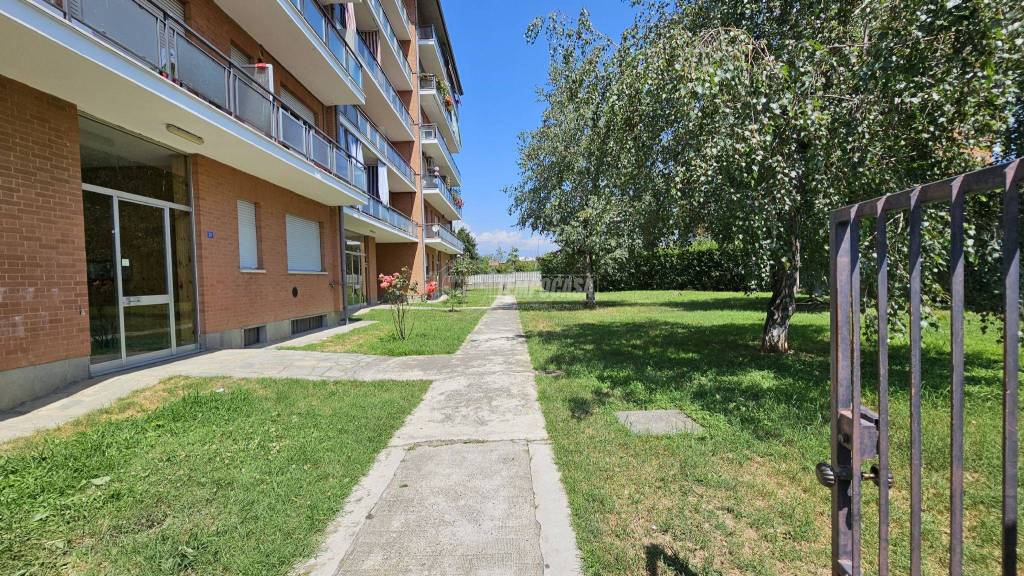 Appartamento in vendita a Feletto via (feletto) avenatti bassi