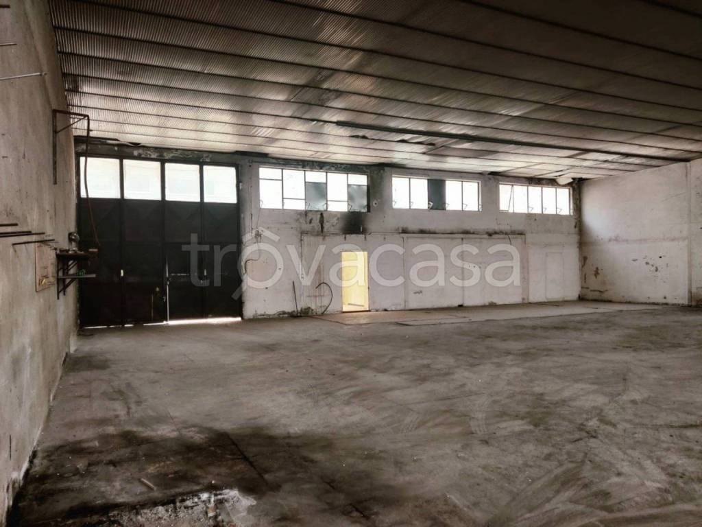 Capannone Industriale in vendita a Montecassiano località Villa Mattei, 65