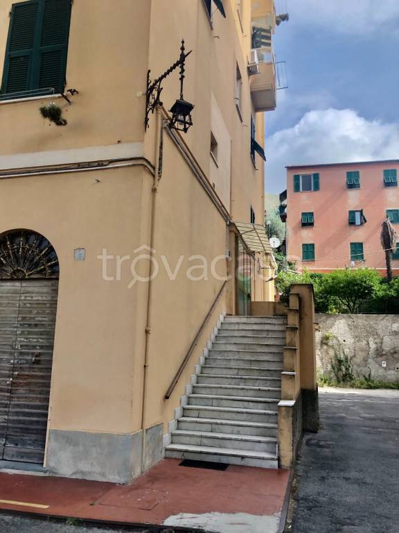 Appartamento in vendita a Genova via del Commercio, 48