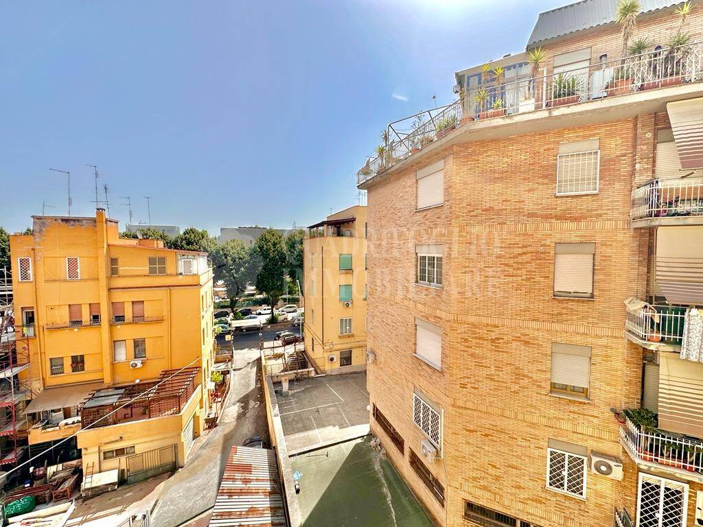 Appartamento in vendita a Roma via Giuseppe Galliano, 2