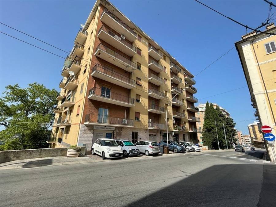 Appartamento in vendita a Chieti via Federico Salomone, 77