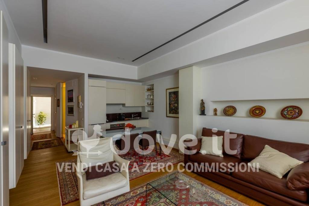 Appartamento in vendita a Luino via XV Agosto, 3