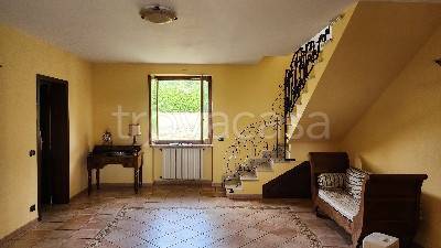 Villa in vendita a Carezzano