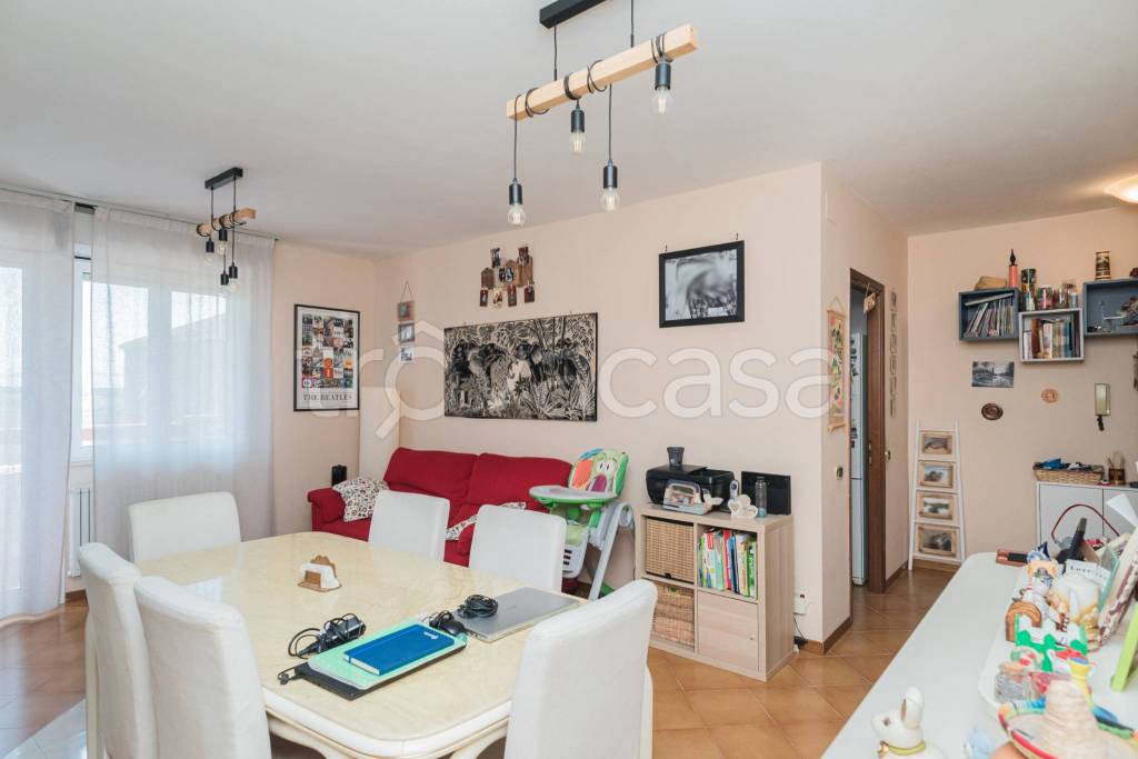 Appartamento in vendita a Roma via Monteciccardo