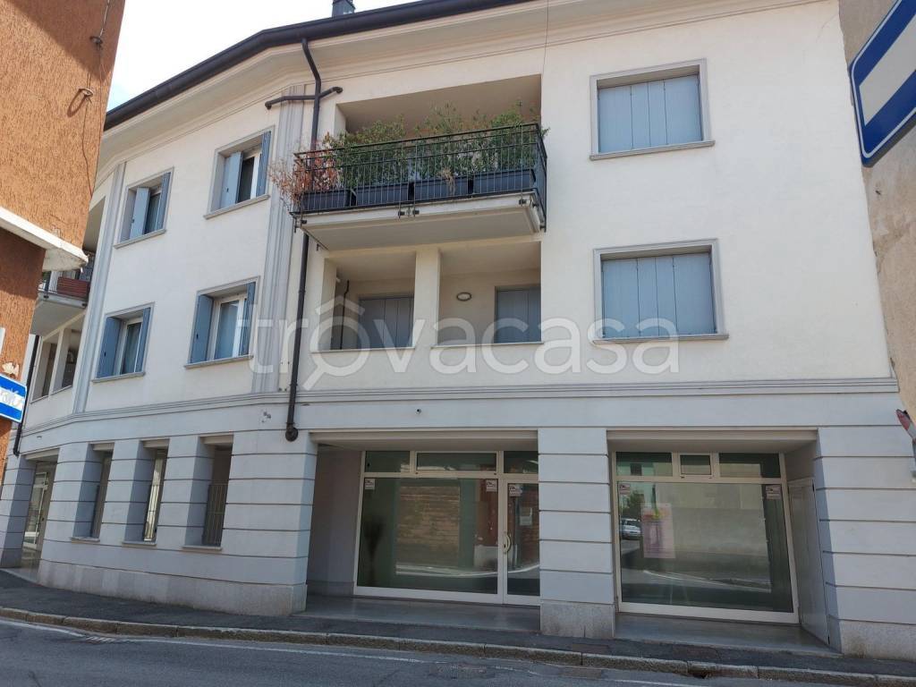 Appartamento in vendita a Rovellasca via Giuseppe Verdi