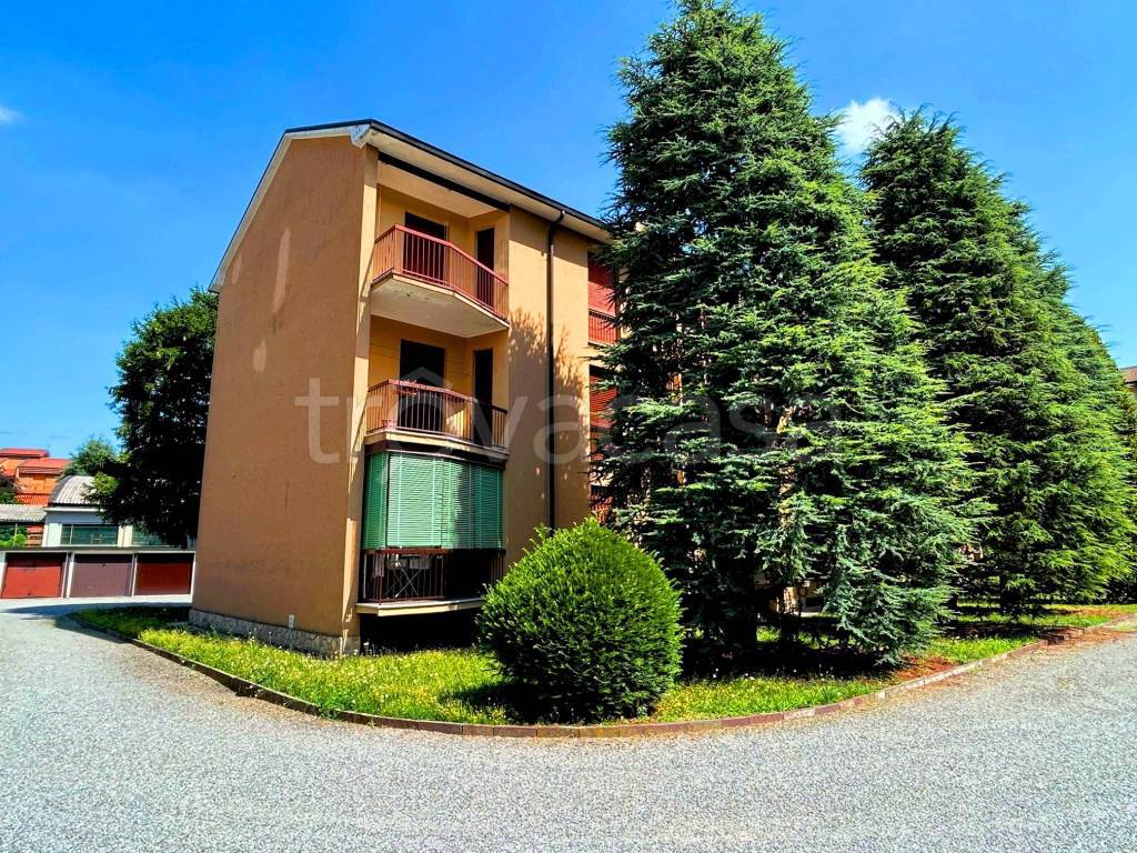 Appartamento in vendita a Vimercate via Luigi Cadorna, 19