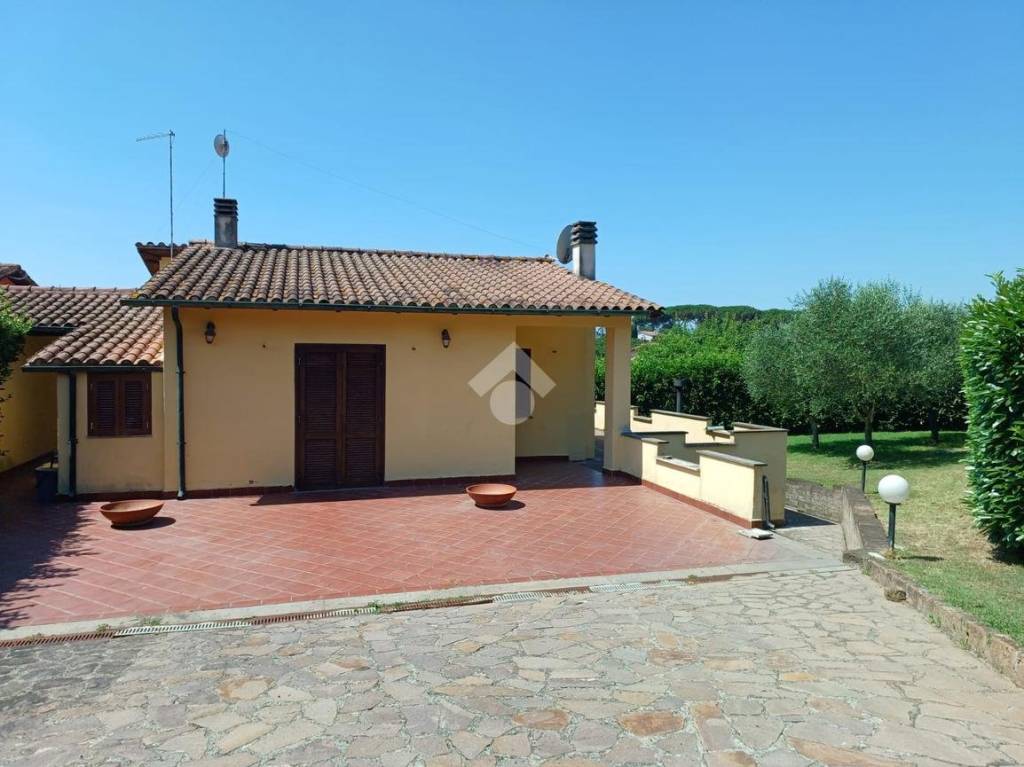 Villa Bifamiliare in vendita a Nepi località colle salomonio, 36