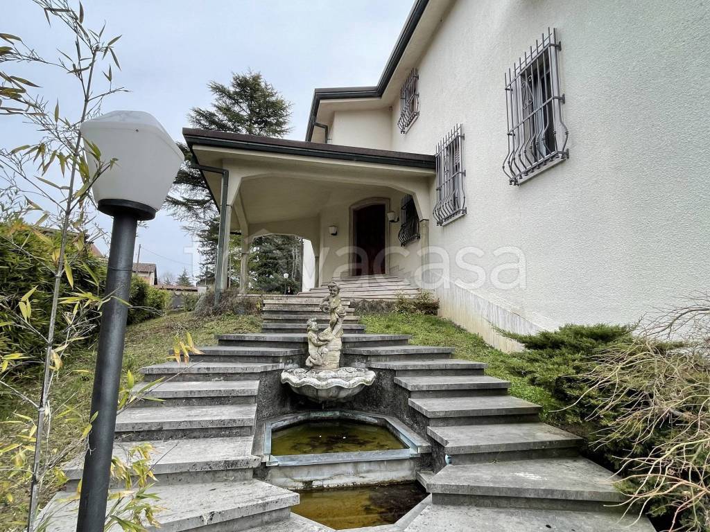 Villa in vendita ad Acqui Terme via Flavio Gioia