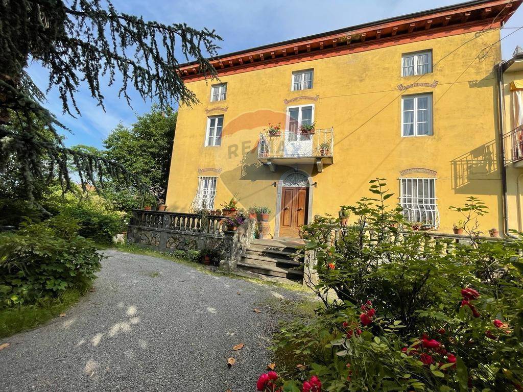 Villa in vendita a Capannori via nuova colle di compito, 224