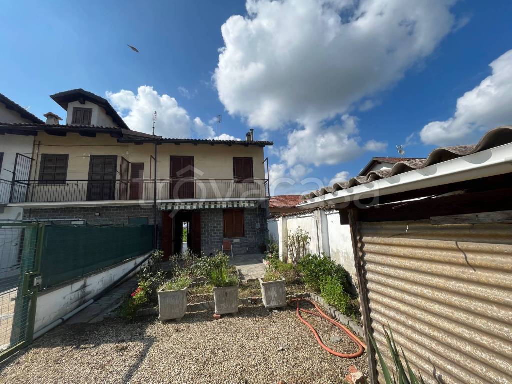 Villa in vendita a Carmagnola via Nino Ponzio, 3