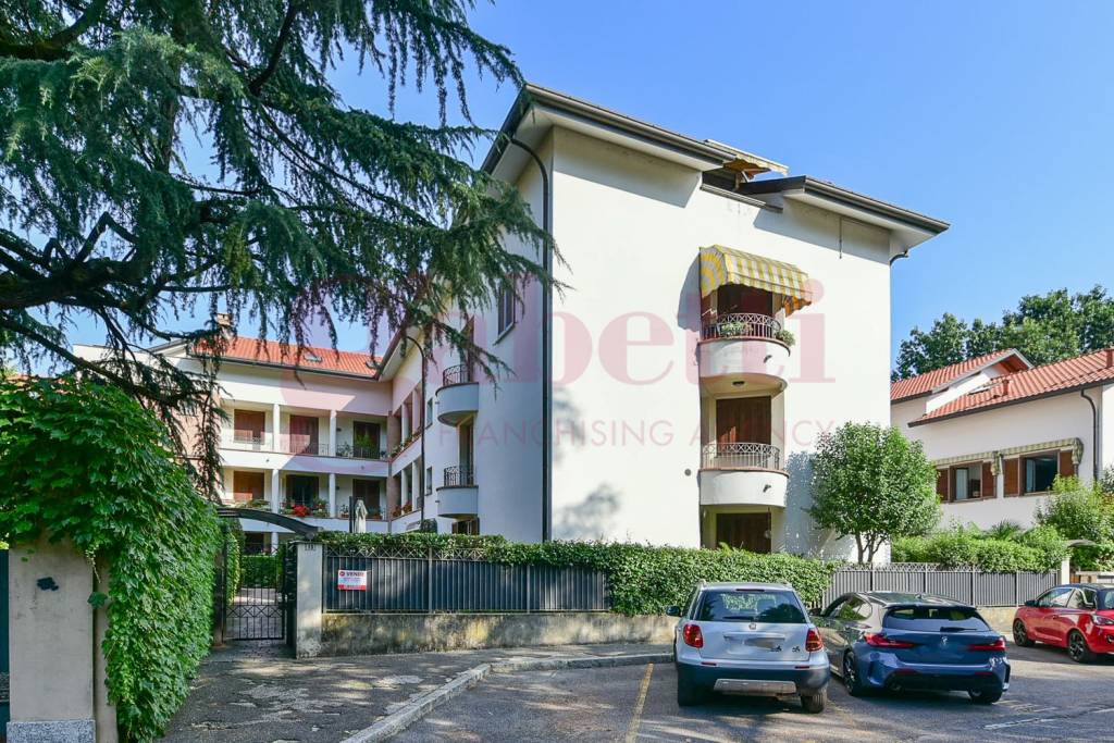 Appartamento in vendita a Mariano Comense via Vittorio Veneto, 23