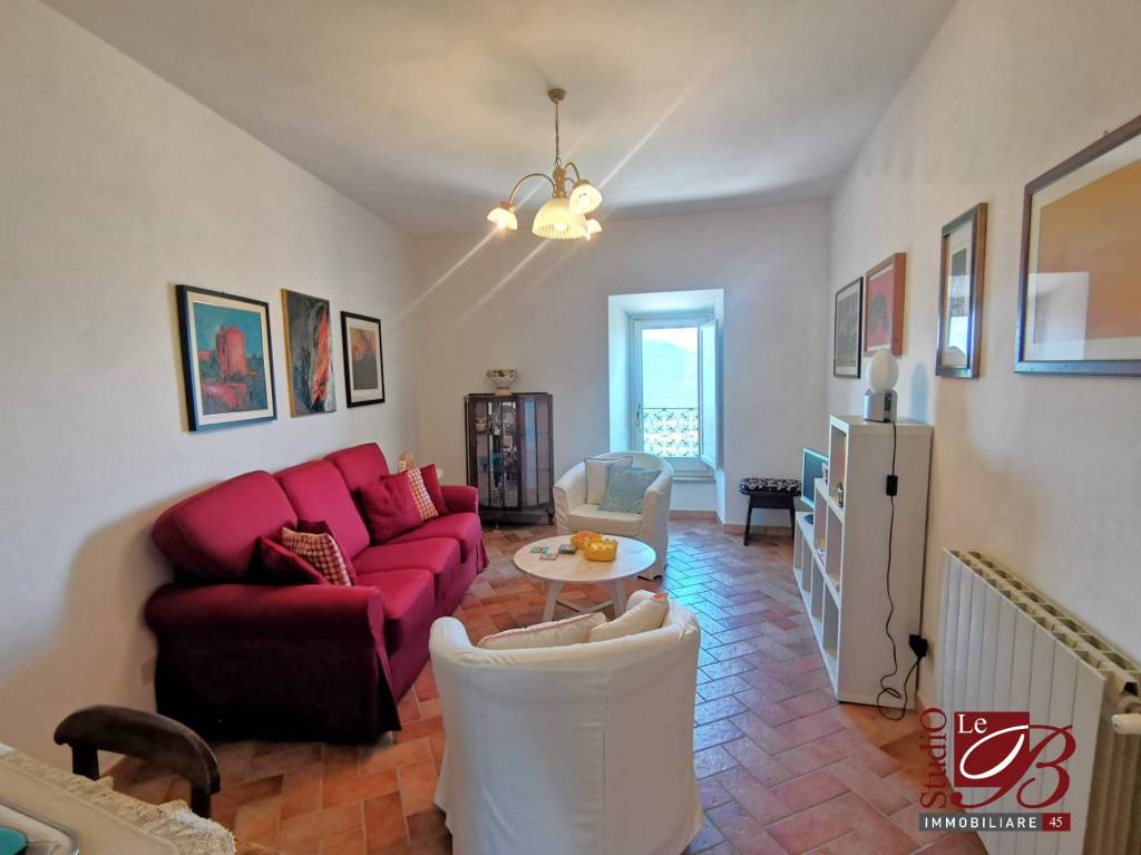 Appartamento in vendita a Oricola via Camillo Benso di Cavour