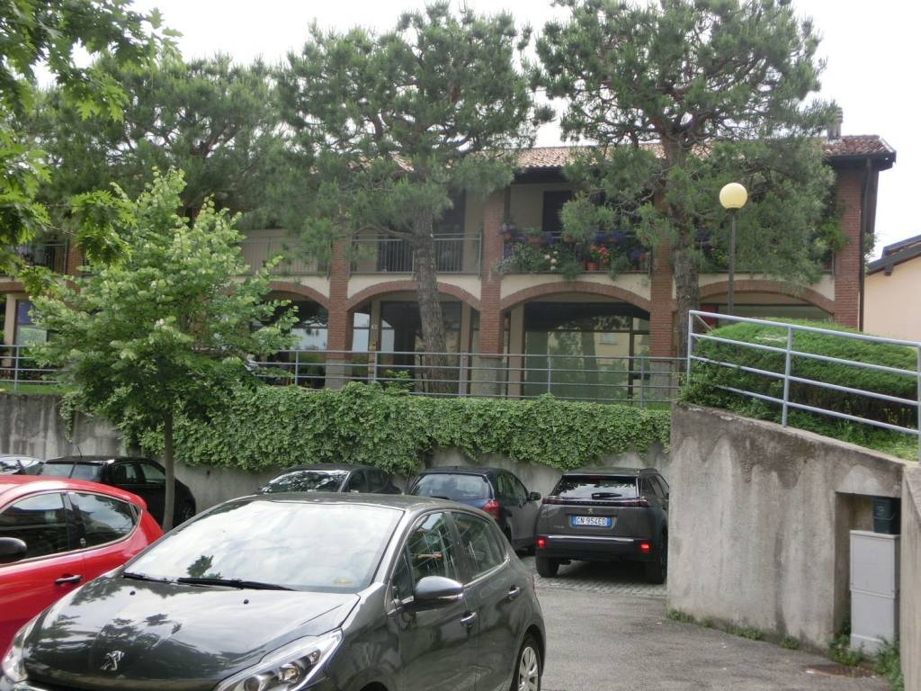 Appartamento in vendita ad Alzate Brianza via Giovio, 1230