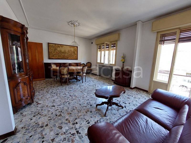 Villa in vendita a Bondeno via Dante, 10