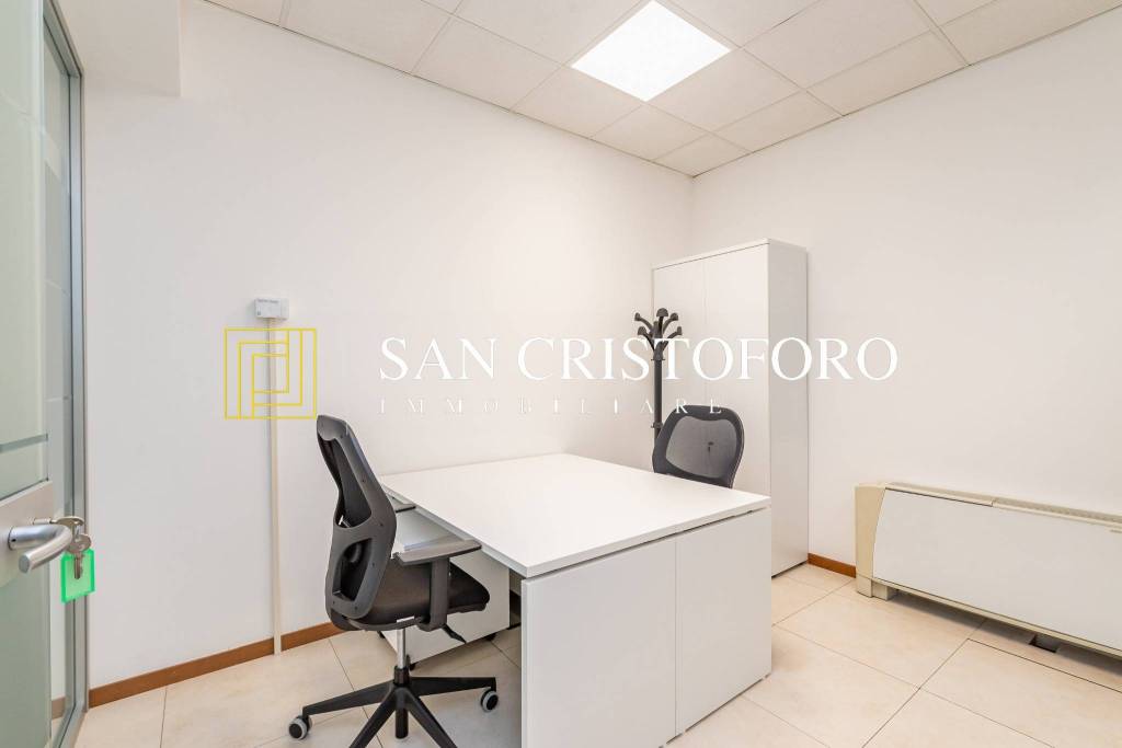 Ufficio in affitto a Saronno via Varese, 23
