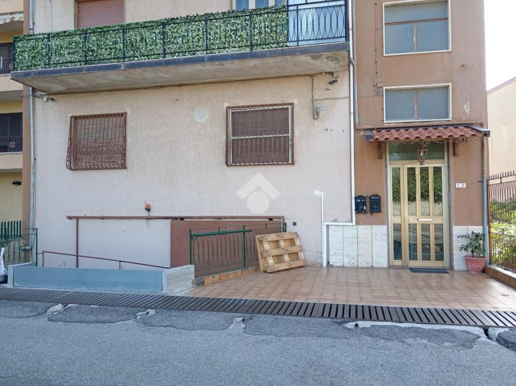 Appartamento in vendita a Reggio di Calabria via Scacchieri, 11