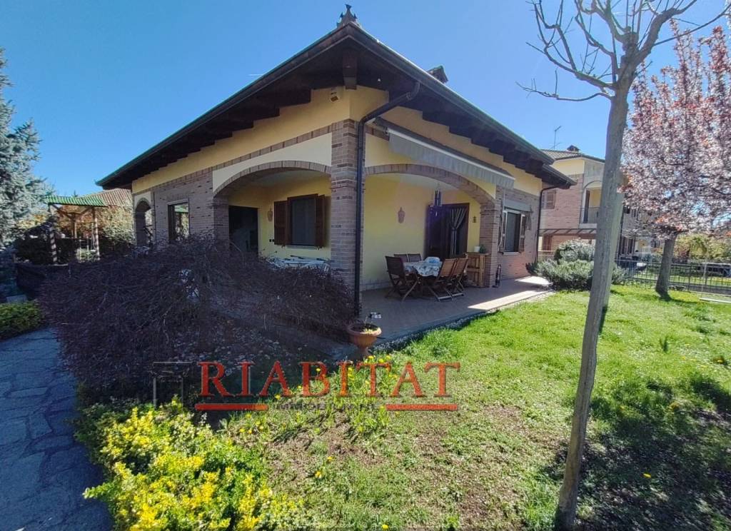 Villa in vendita a Villafranca d'Asti via Martiri della Libertà