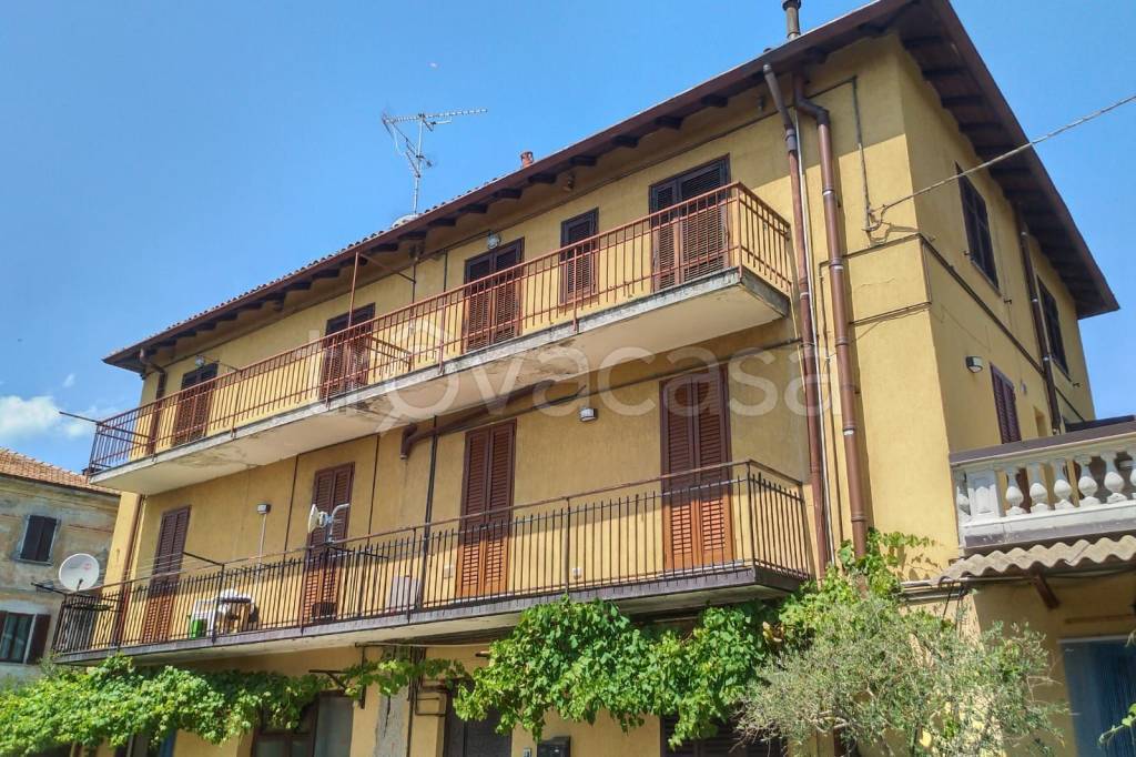 Appartamento in vendita a Erba via Guglielmo Marconi, 75