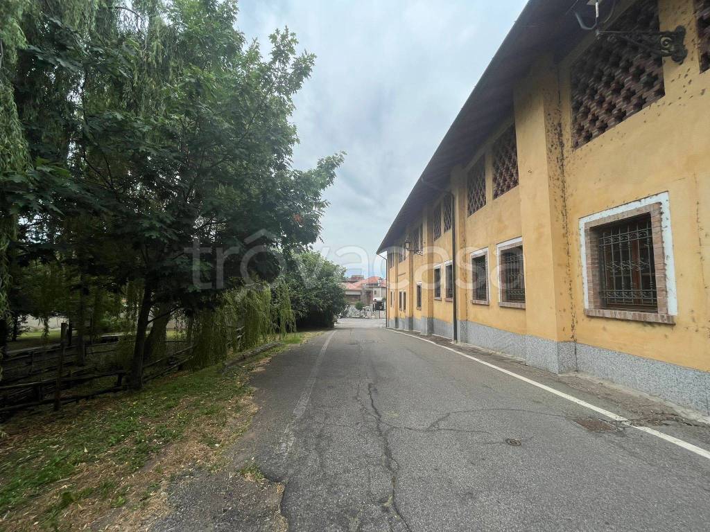 Villa in vendita ad Abbiategrasso strada Provinciale abbiategrasso-ozzero-gudo Visconti