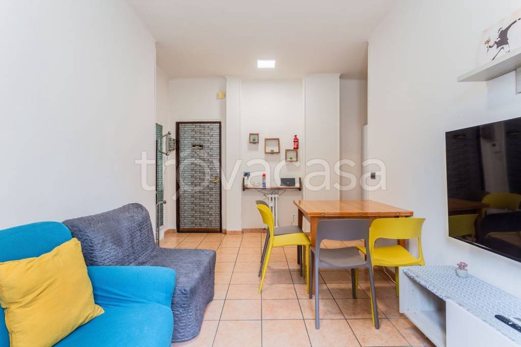 Appartamento in vendita a Milano via Carlo Dolci, 24