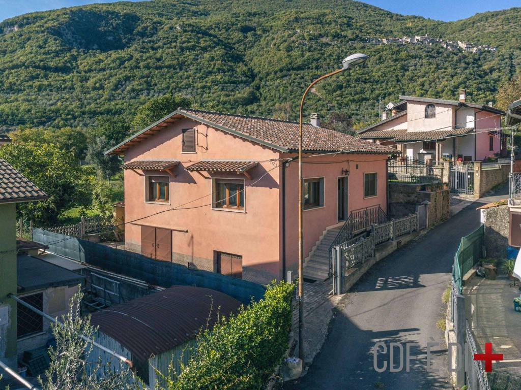 Villa in vendita a Castel Sant'Angelo via Villa Reale