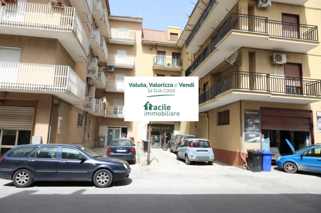 Magazzino in vendita a Canicattì via Vittorio Emanuele, 92024 Canicattì ag, Italia