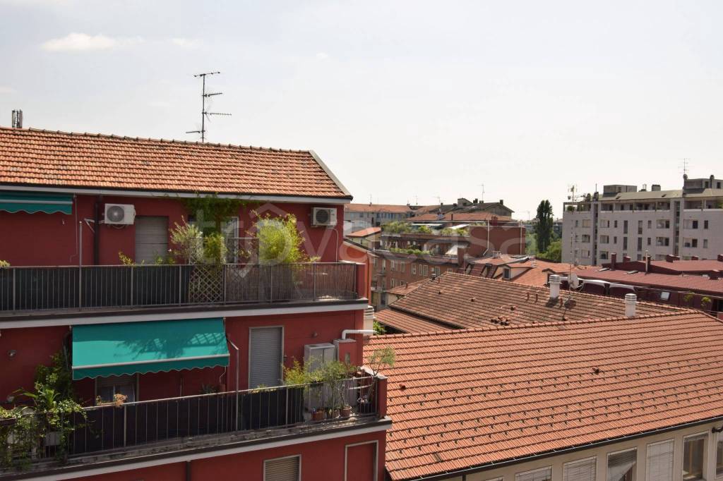 Appartamento in vendita a Milano via Oristano, 15