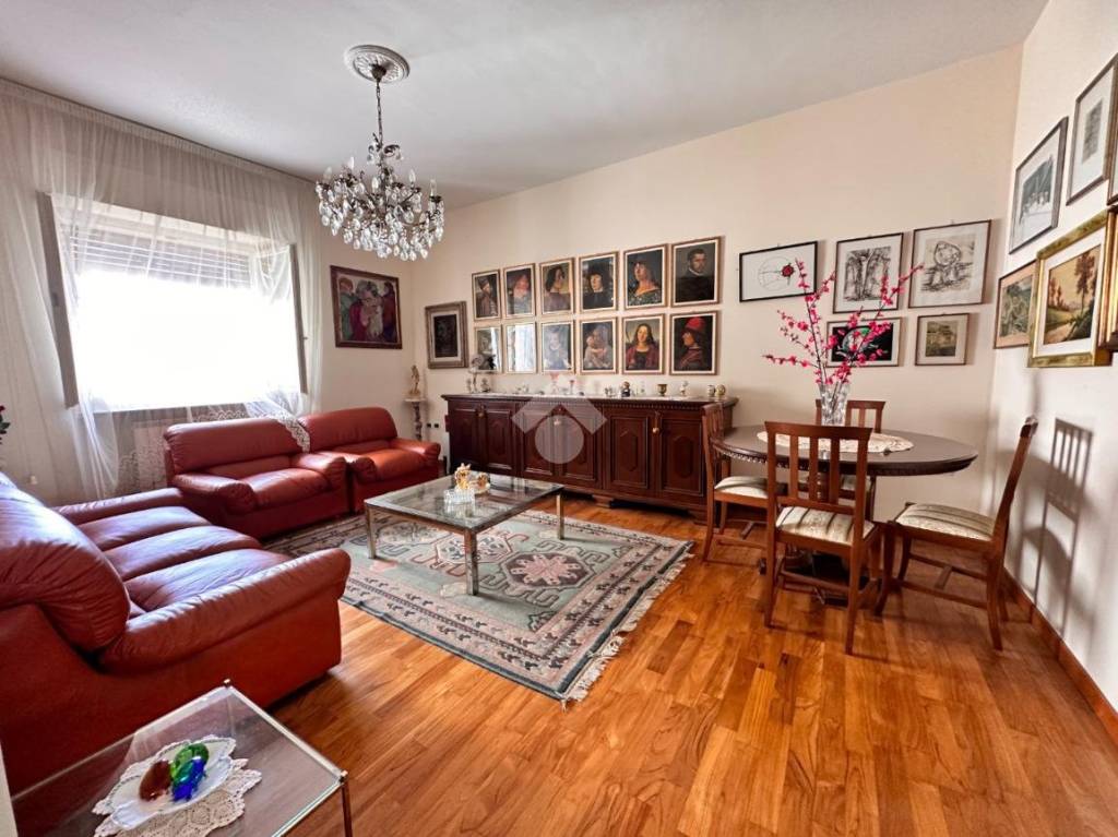 Appartamento in vendita a Fabriano via serraloggia, 46