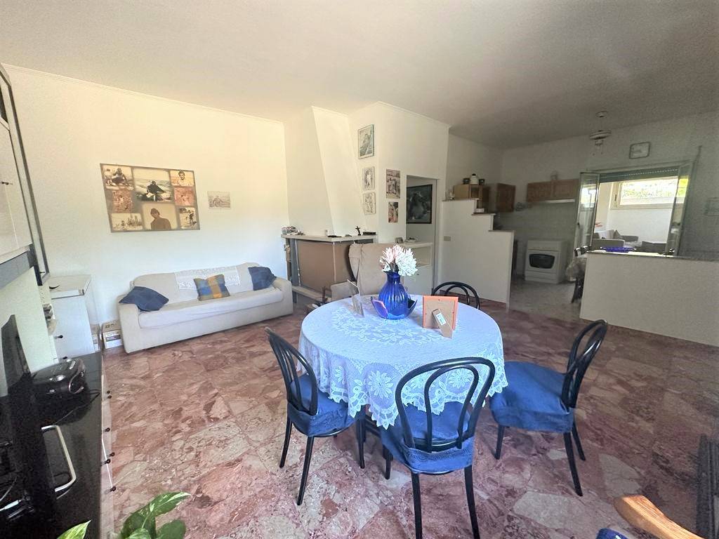 Villa Bifamiliare in vendita a Nettuno via dei Marmi, 20