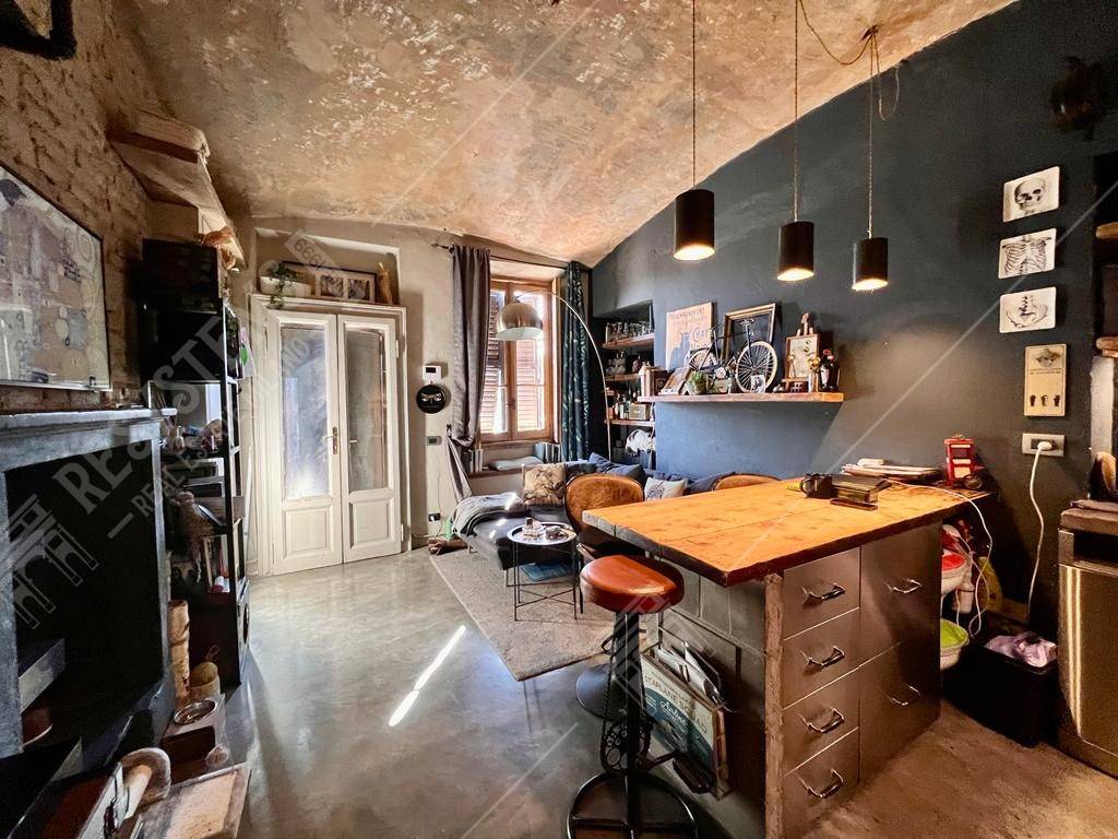 Appartamento in vendita a Milano via Vigevano, 35