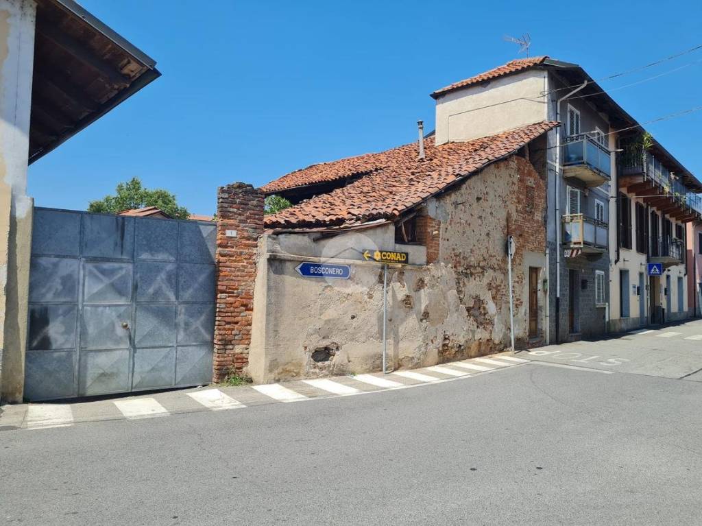 Rustico in vendita a San Benigno Canavese via Trento, 1
