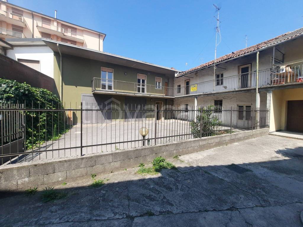 Casa Indipendente in vendita a Ponte San Pietro via Luigi Piazzini