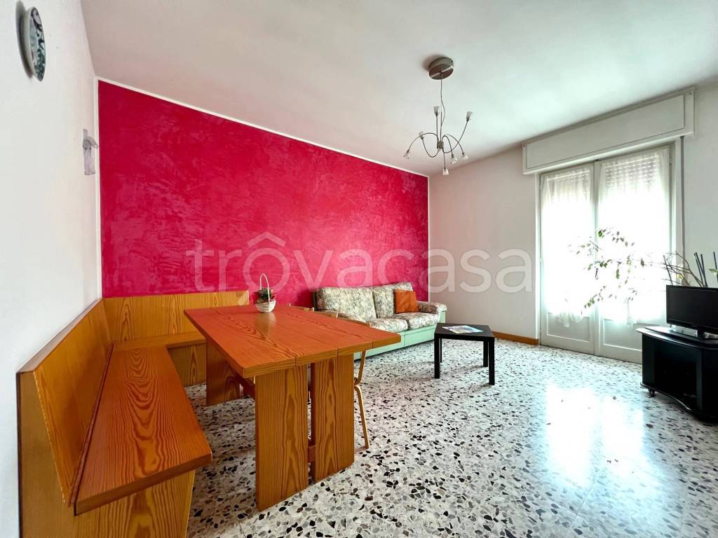 Appartamento in vendita ad Asso via Giuseppe Garibaldi, 14