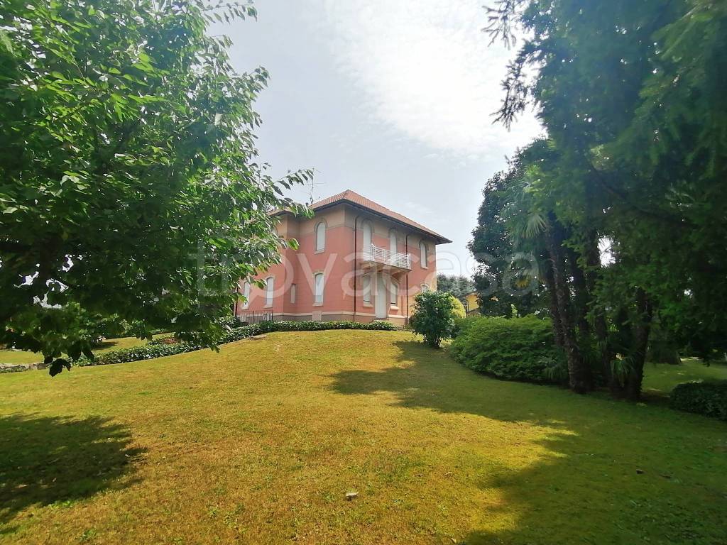 Villa in vendita a Valmorea via Roma, 431