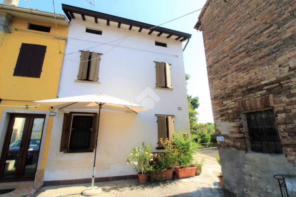 Casa Indipendente in vendita a Brescello viottolo dei Bacchi, 35
