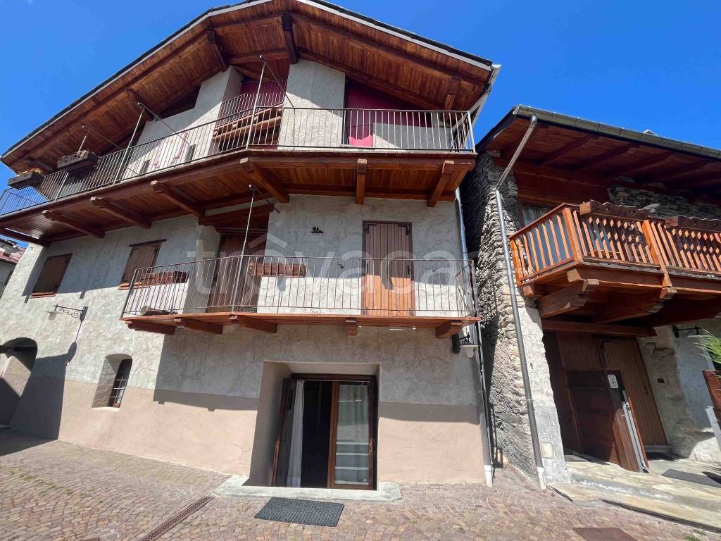 Appartamento in vendita a Bardonecchia via Cavour , 40