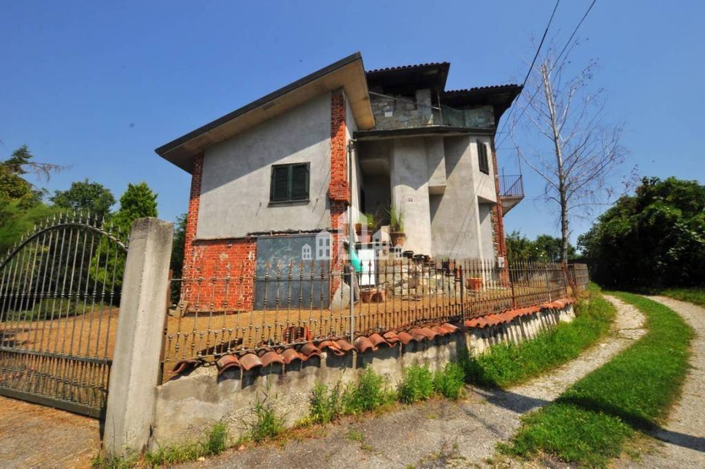 Villa in vendita a San Colombano Belmonte via Borgo Nuovo, 18