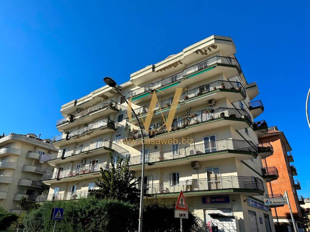 Appartamento in vendita a Caserta viale Michelangelo Buonarroti, 27
