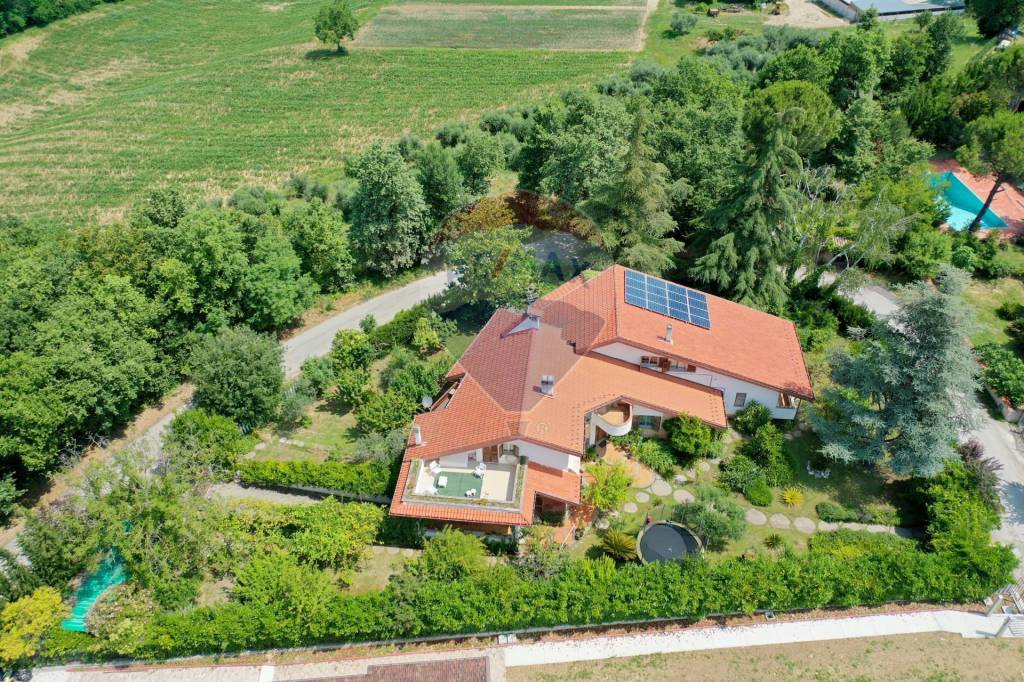 Villa in vendita a Fara Filiorum Petri via Brecciarola, 2