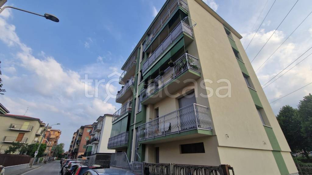Appartamento in vendita a Mediglia via Giovanni Amendola, 4