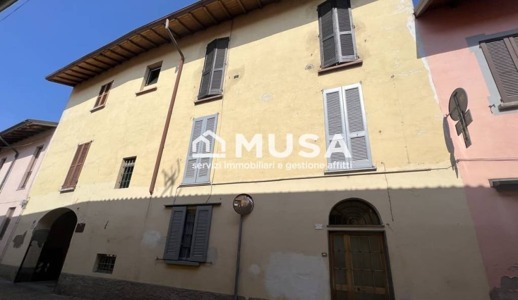 Appartamento in vendita a Cavenago di Brianza via l. Besana