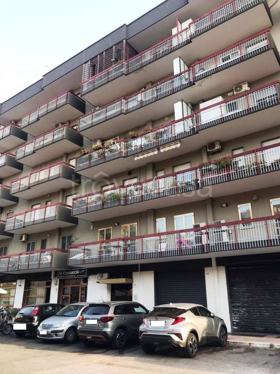Appartamento in vendita a Bari via delle Forze Armate, 44