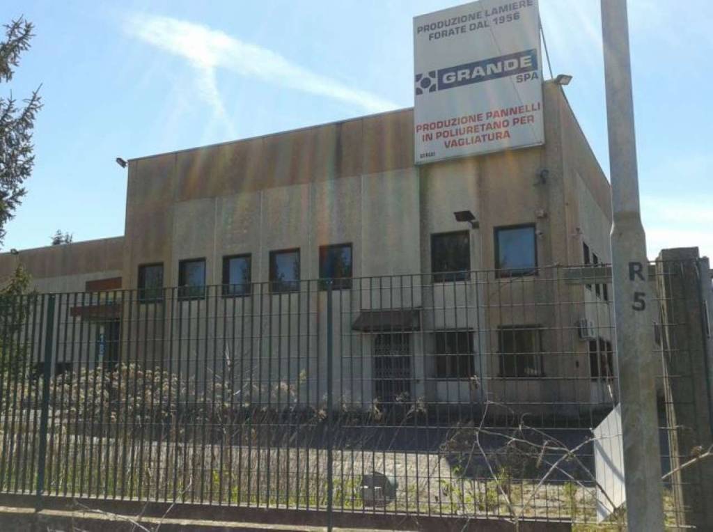Capannone Industriale in vendita a Piobesi Torinese via Dell'Orba 6