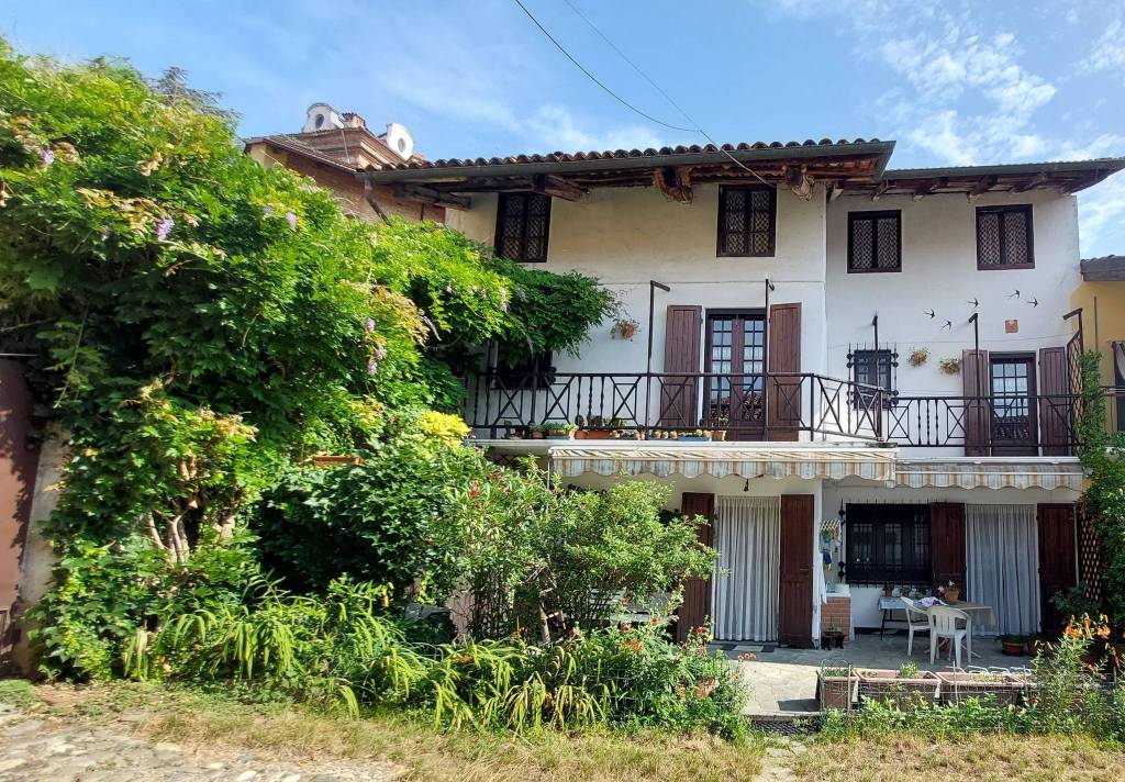 Casa Indipendente in vendita a Barone Canavese via Canonico Frola